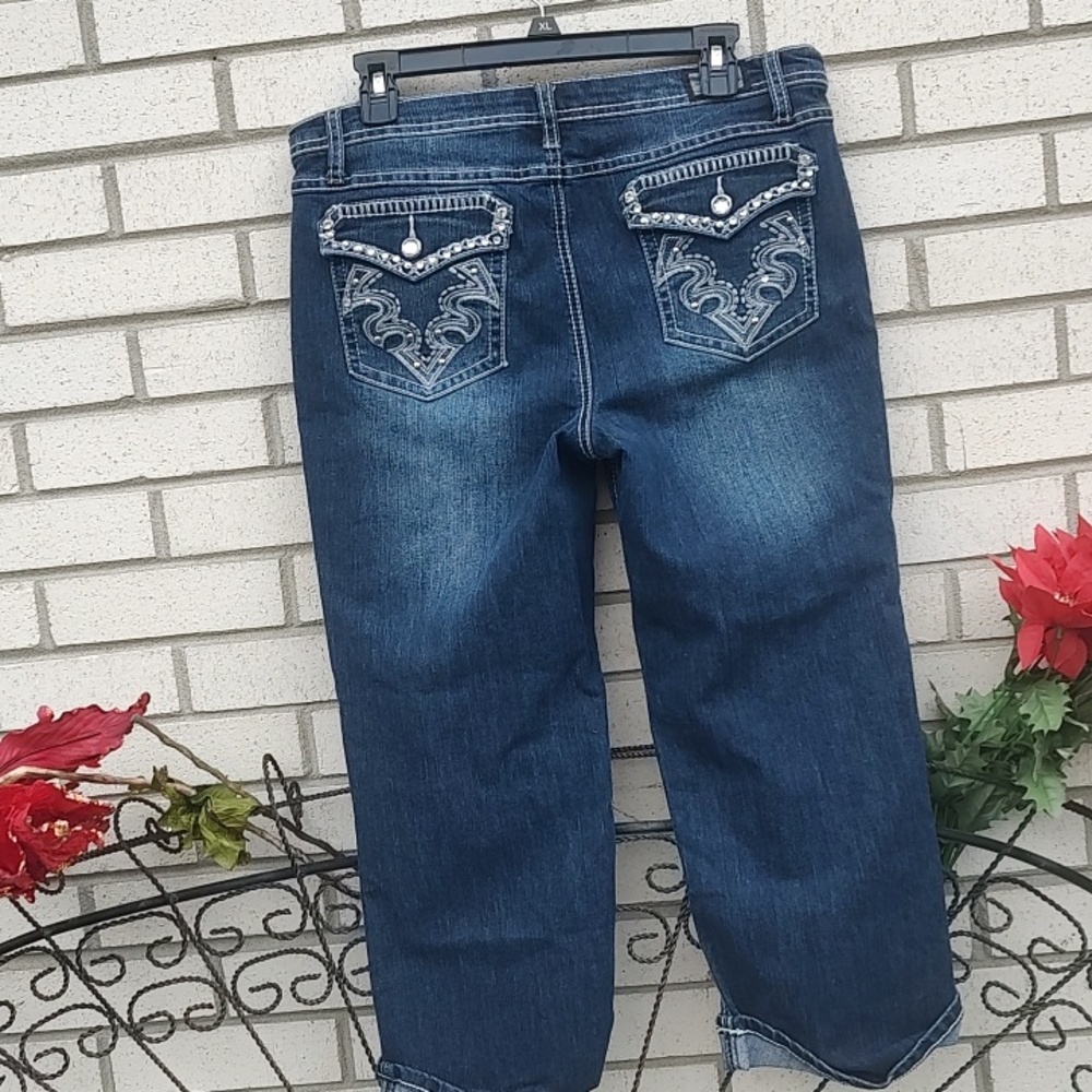 blue Jean Capris - Picture 7 of 9